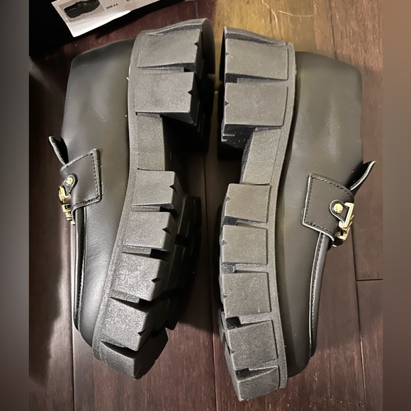 VALENTINO by Mario Valentino Platform Leather Lug Loafers 🖤 - Picture 10 of 16